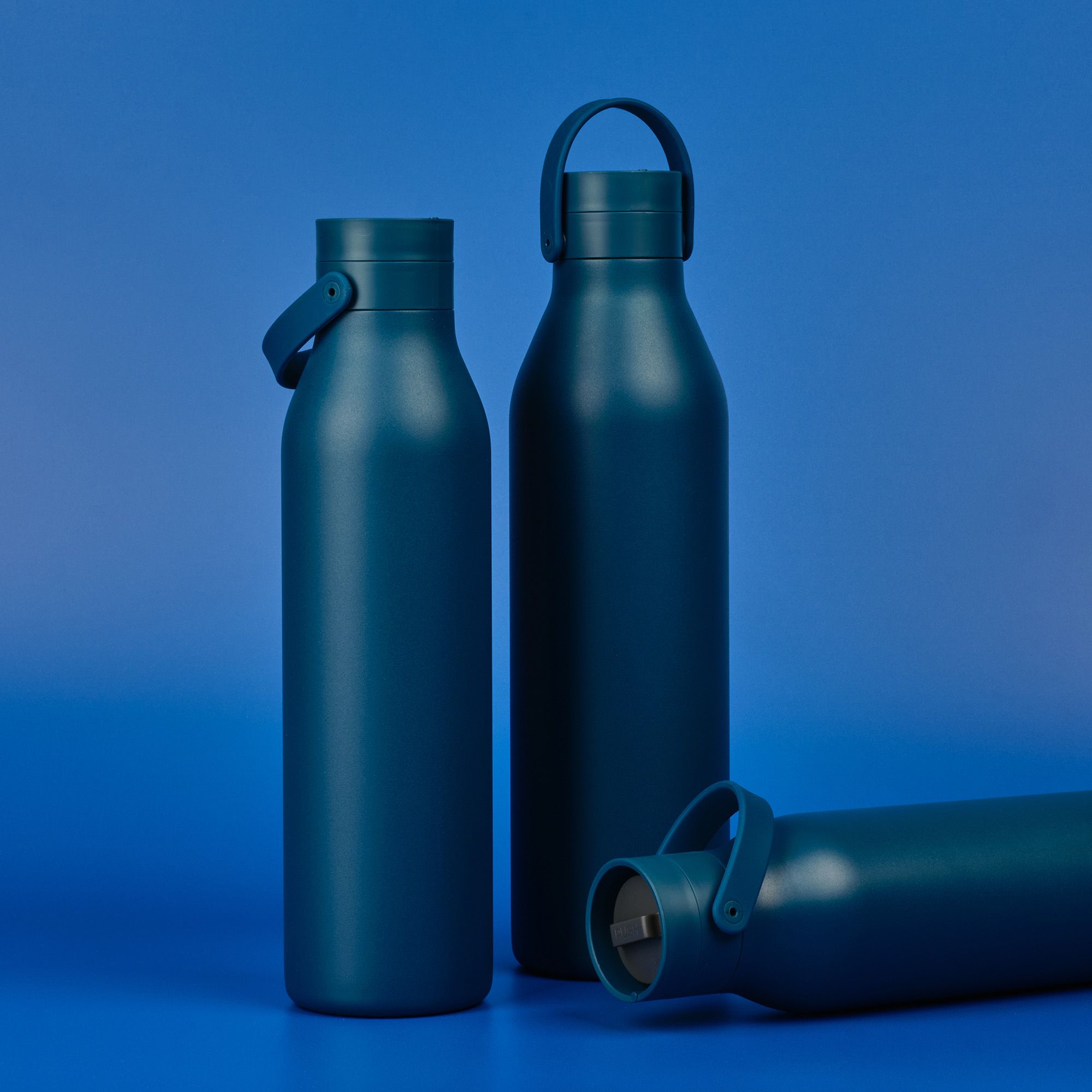 Circular&Co Website_ Stainless Steel_Reusable Bottle_ Midnight Blue _1 Circular&Co Reusable Stainless Steel Water Bottle Midnight Blue